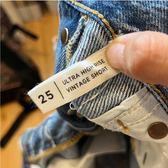 Pacsun high waisted light wash denim shorts with floral embroidery in the back - Picture 7 of 8